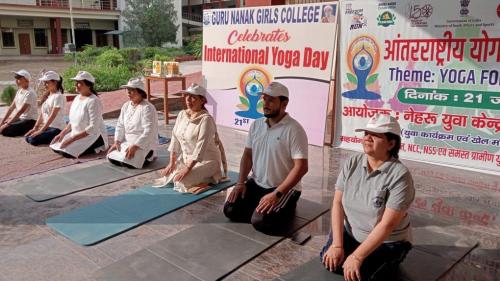 Yoga-For-Humanity-5